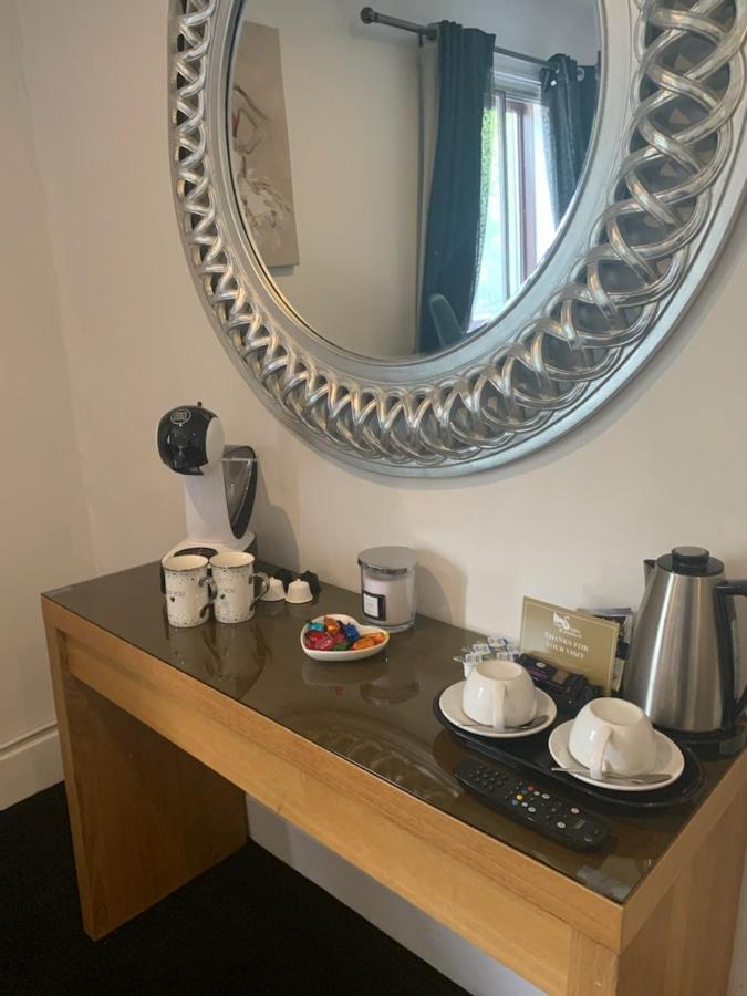 The Swan @ Stoford Hotel Eksteriør billede A Nespresso coffee machine in a hotel room